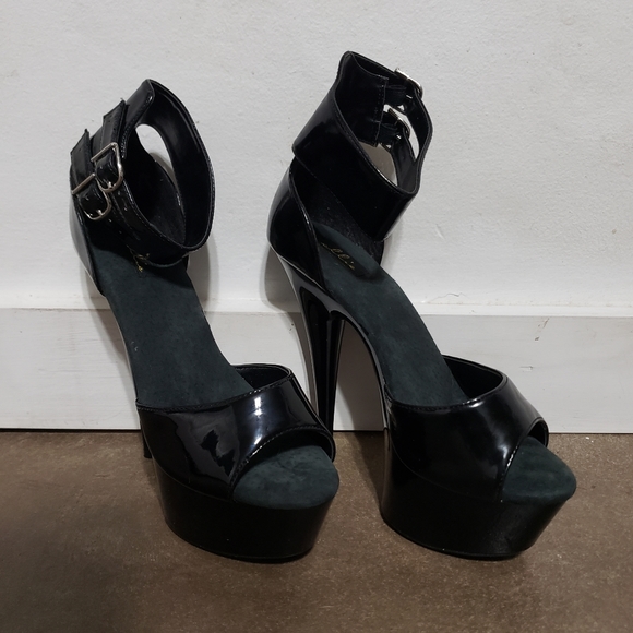 Black | ELLIE | Aliya 609 Platform Heels - Picture 2 of 4